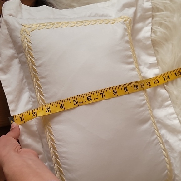 Gold Leaves Embroidery Design Pillow Set decorative throw pillows 20"×14" aprox. - Picture 13 of 16